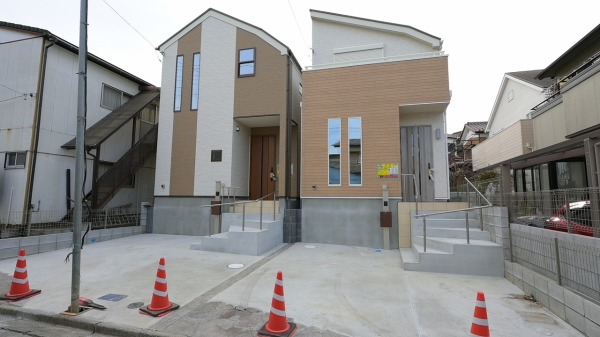 ◆充実している住環境・小中学校至近・新築住宅全2棟◆